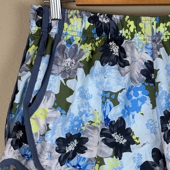 Calvin Klein Gray/Blue/Green Floral Running Shorts with Side Open Pockets/Lining - Picture 2 of 11